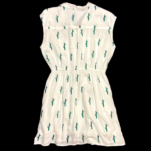 Japana White Dress with Cactus. Button Front and fully lined. Size Large. - Picture 6 of 8